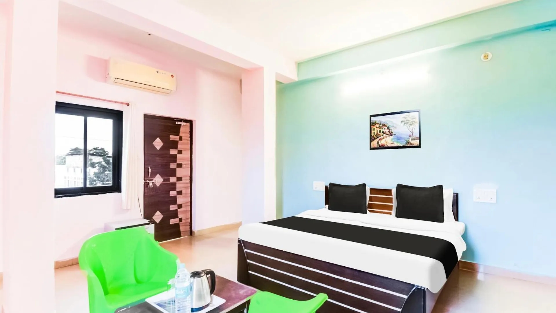Super Hotel O Sector 14 Udaipur Indien