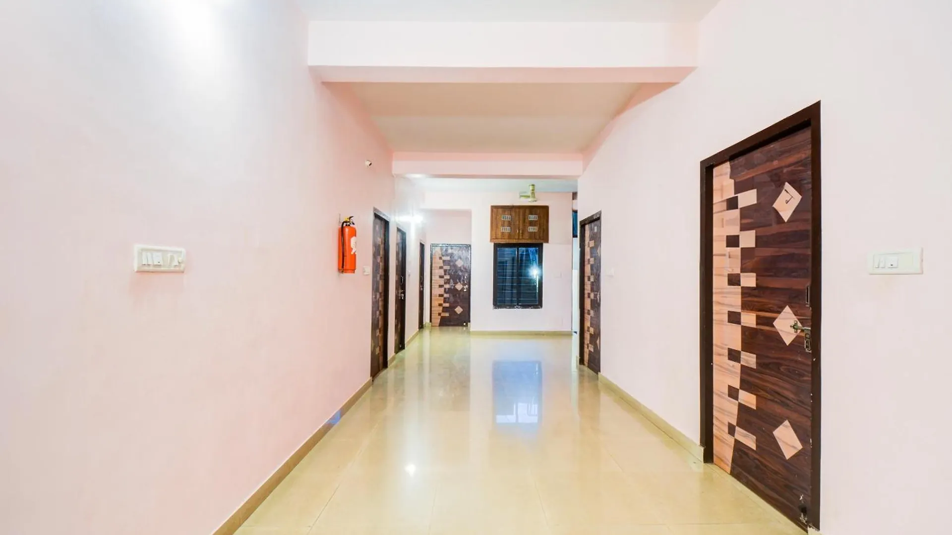 Super Hotel O Sector 14 Udaipur