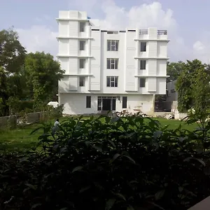 Mukund Hotel